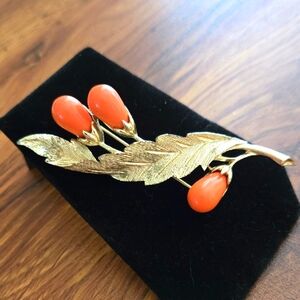 Sarah Coventry Bittersweet Berries Brooch Pin - Gold and Orange - 70s Vtg MCM